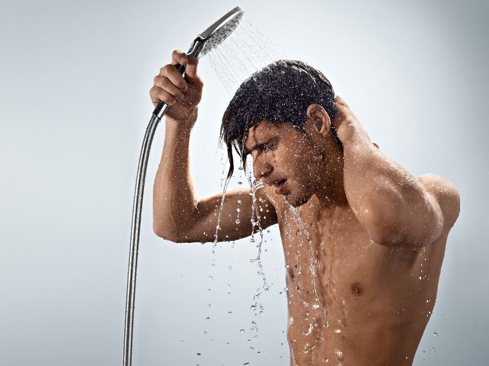 take a shower before enlarging the penis with folk remedies